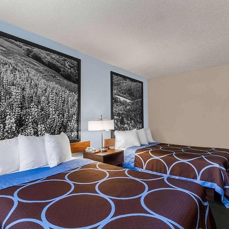 Super 8 By Wyndham East Stroudsburg - Poconos Hotel Luaran gambar