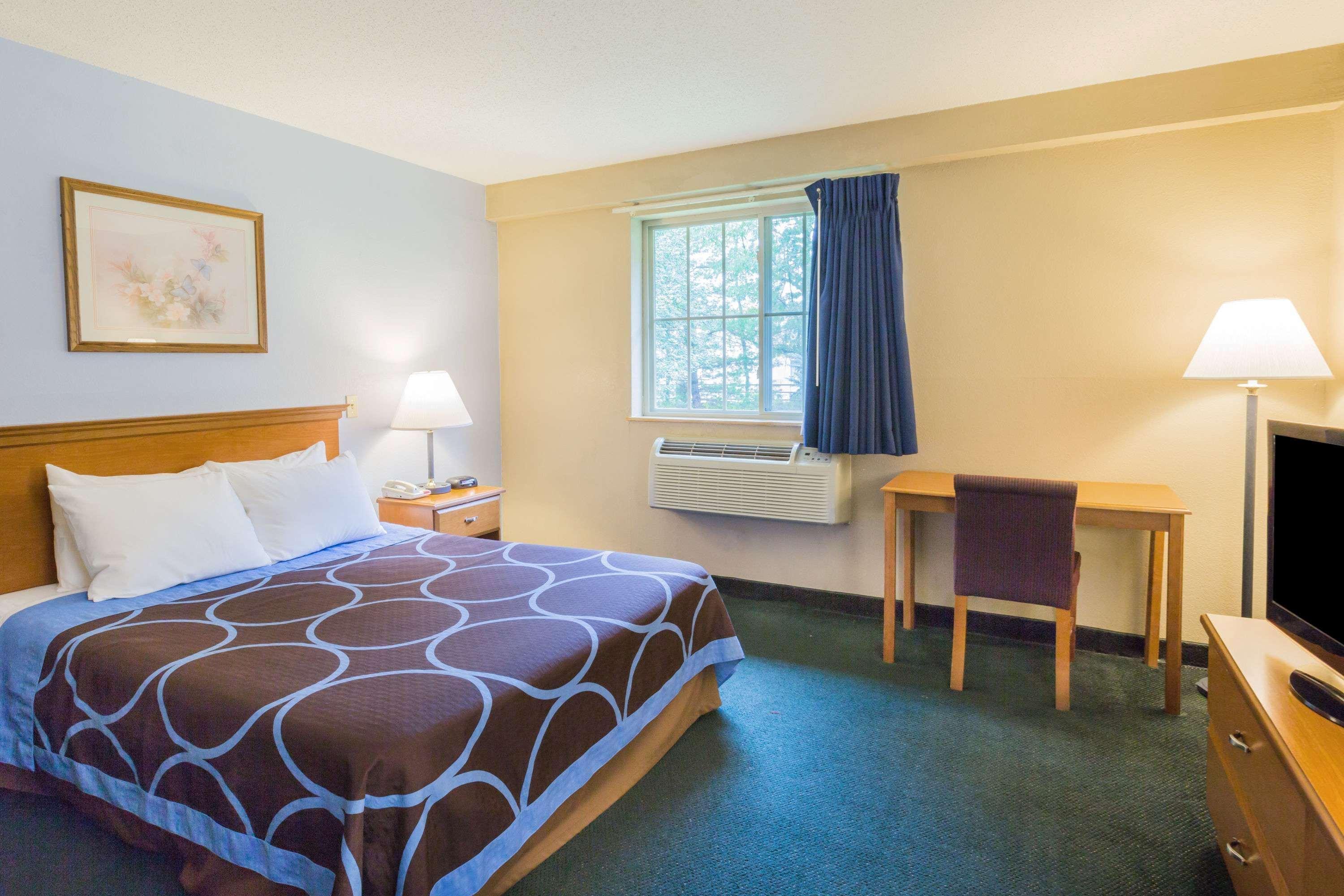Super 8 By Wyndham East Stroudsburg - Poconos Hotel Luaran gambar