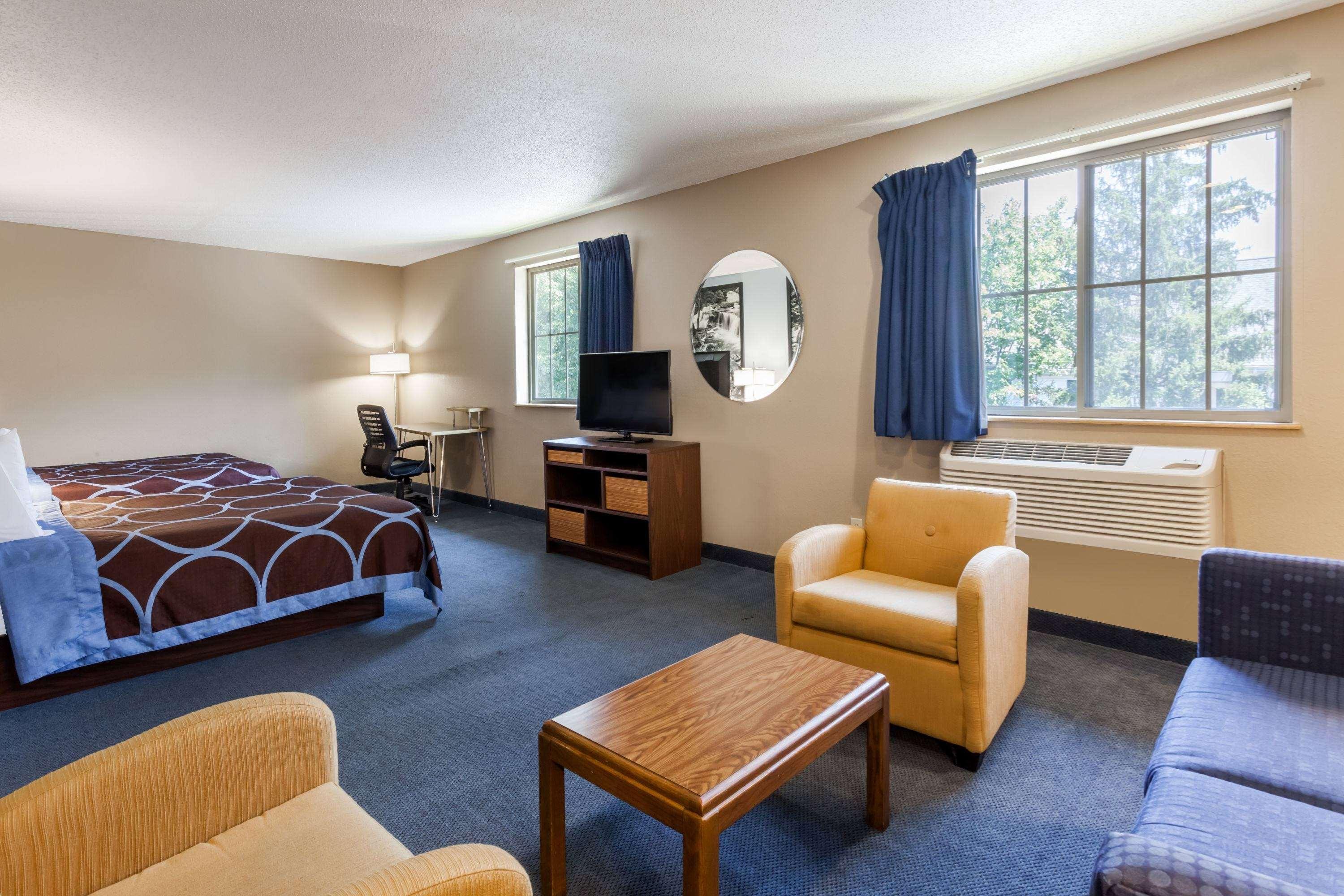 Super 8 By Wyndham East Stroudsburg - Poconos Hotel Luaran gambar