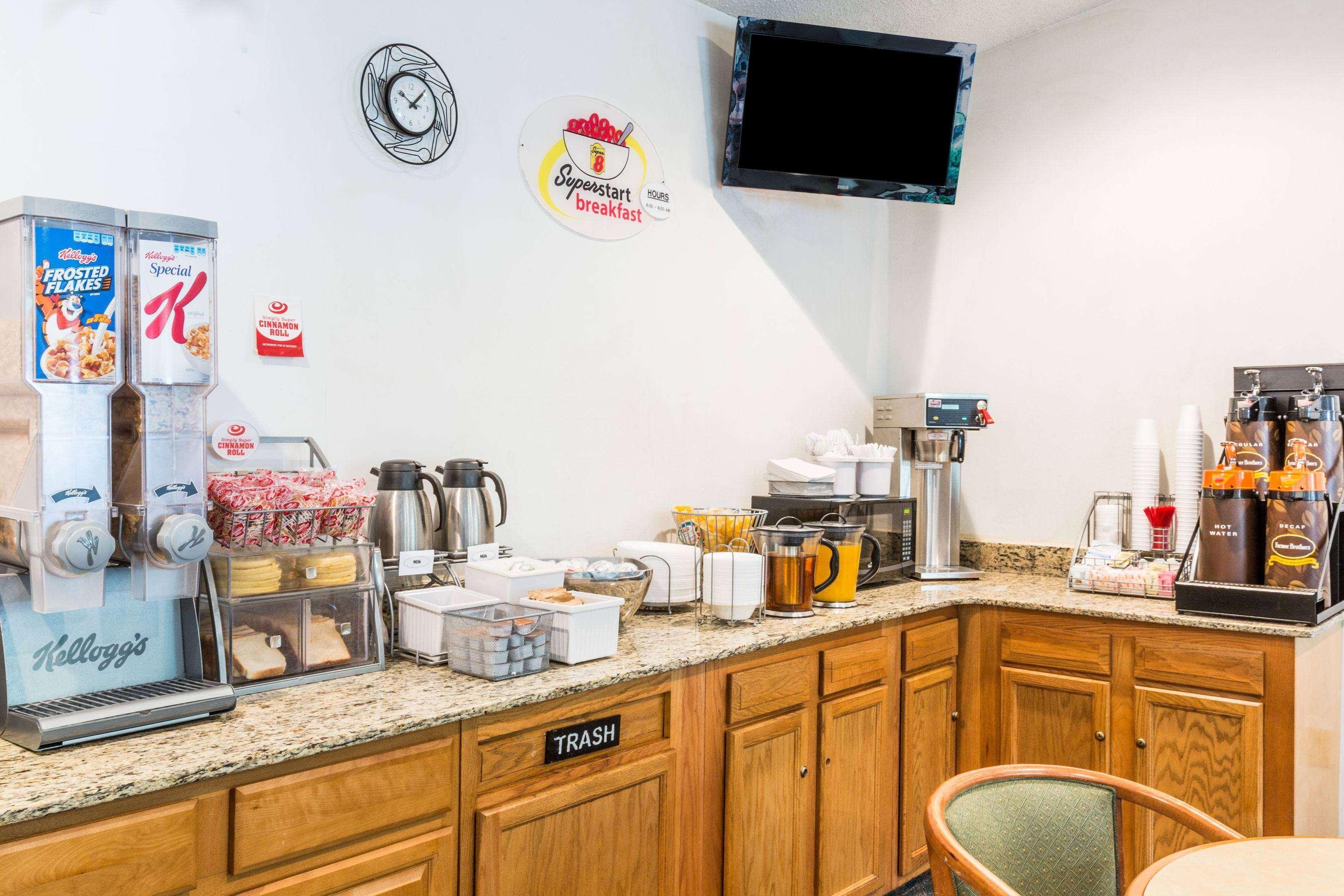 Super 8 By Wyndham East Stroudsburg - Poconos Hotel Luaran gambar