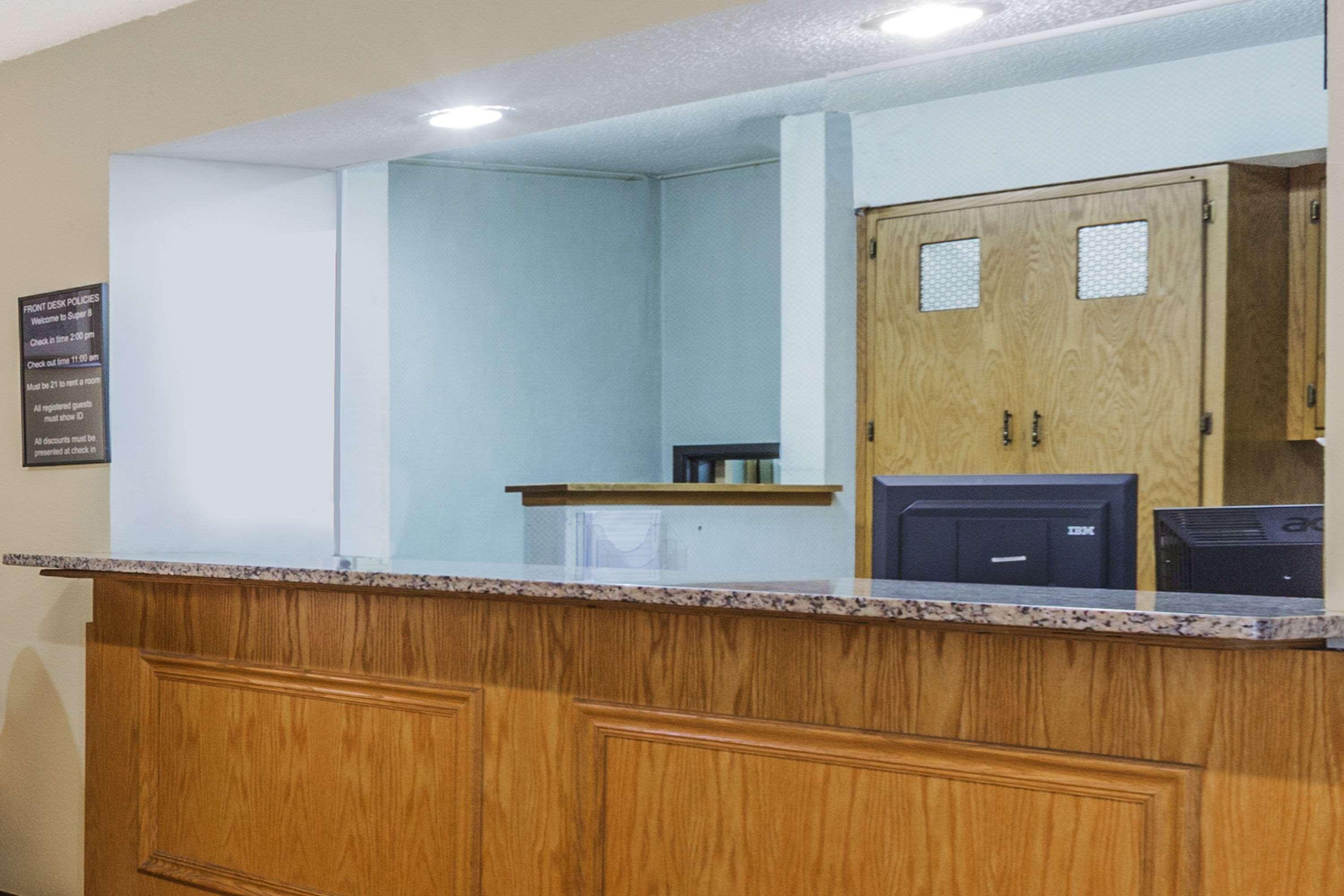 Super 8 By Wyndham East Stroudsburg - Poconos Hotel Luaran gambar