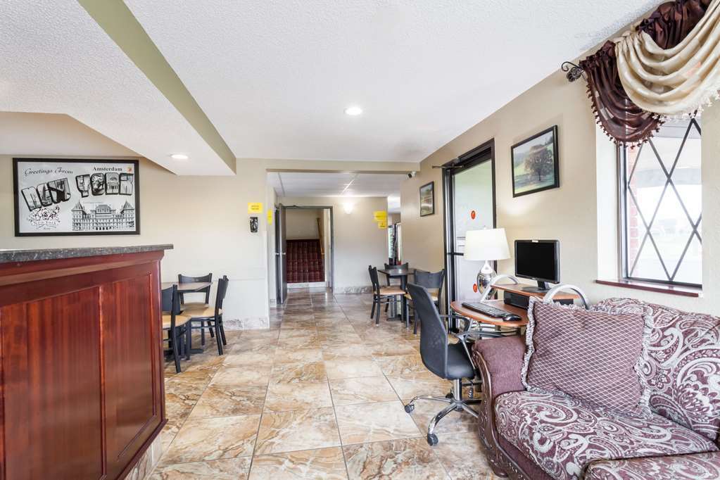 Super 8 By Wyndham East Stroudsburg - Poconos Hotel Dalaman gambar