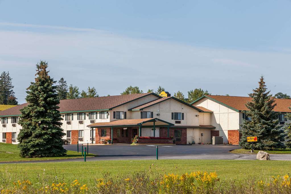 Super 8 By Wyndham East Stroudsburg - Poconos Hotel Luaran gambar