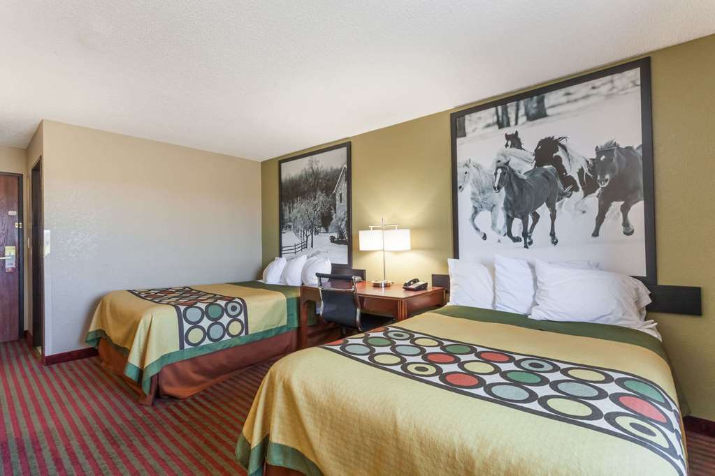 Super 8 By Wyndham East Stroudsburg - Poconos Hotel Bilik gambar