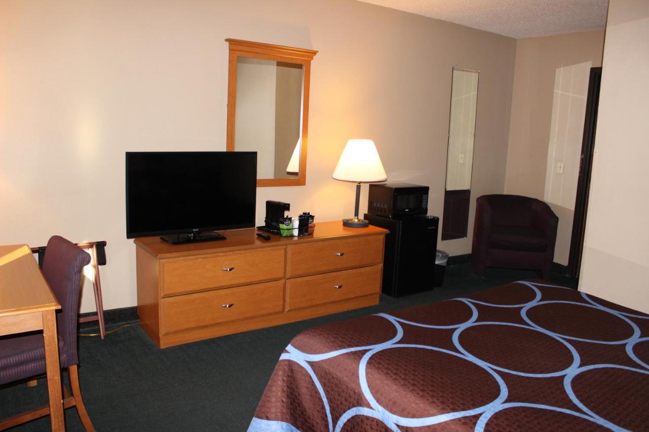 Super 8 By Wyndham East Stroudsburg - Poconos Hotel Luaran gambar