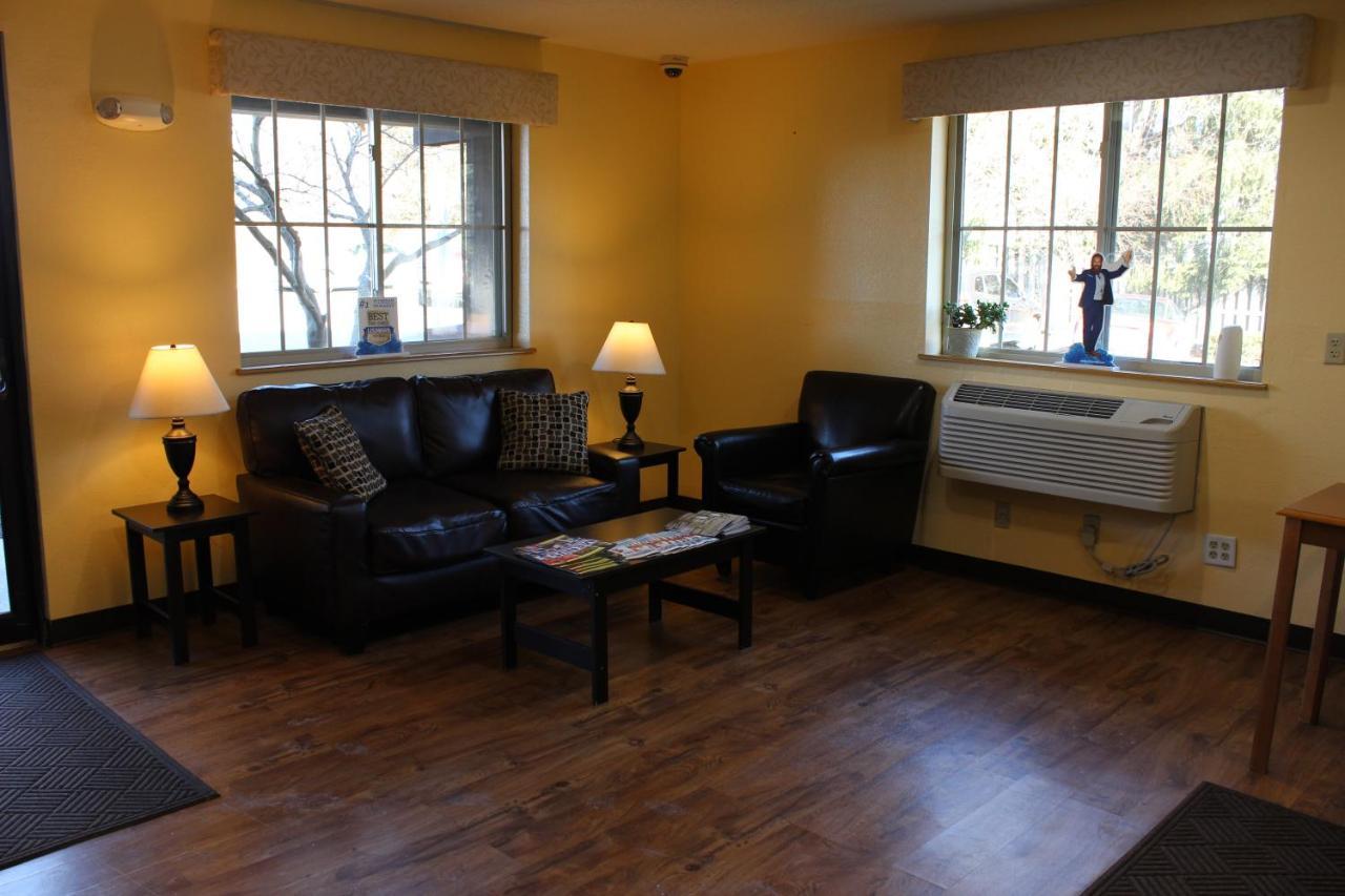Super 8 By Wyndham East Stroudsburg - Poconos Hotel Luaran gambar