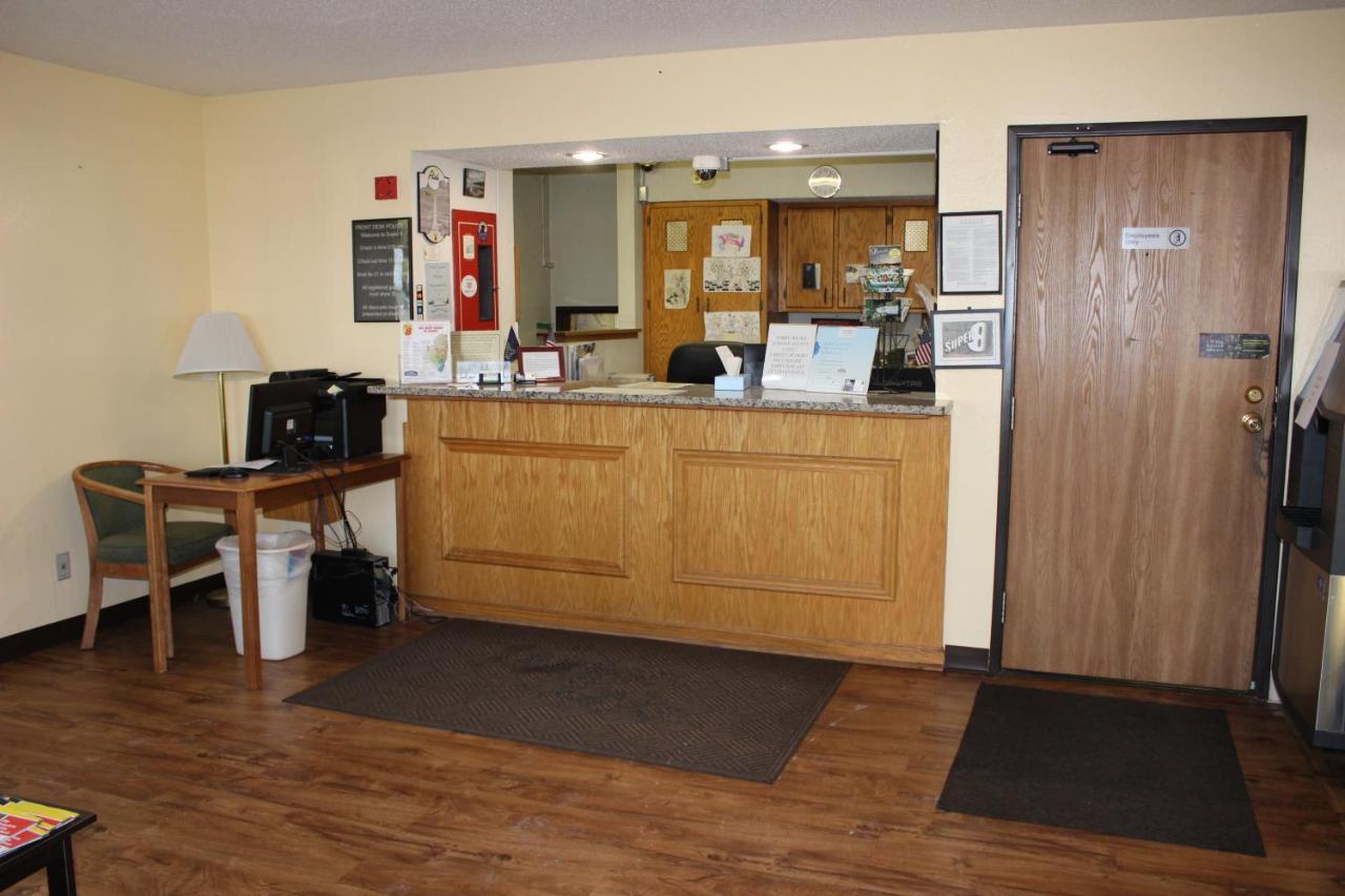 Super 8 By Wyndham East Stroudsburg - Poconos Hotel Luaran gambar