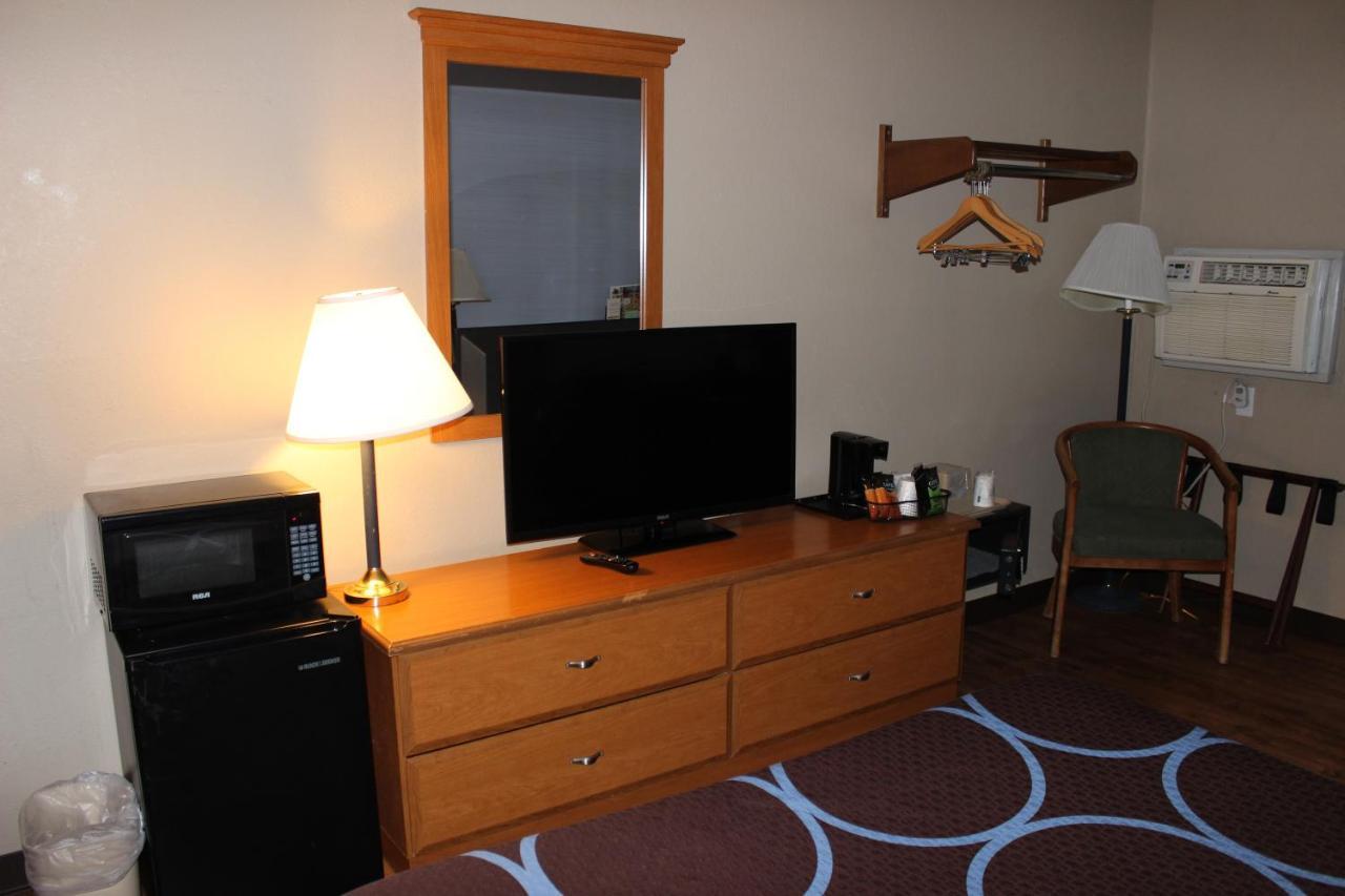 Super 8 By Wyndham East Stroudsburg - Poconos Hotel Luaran gambar